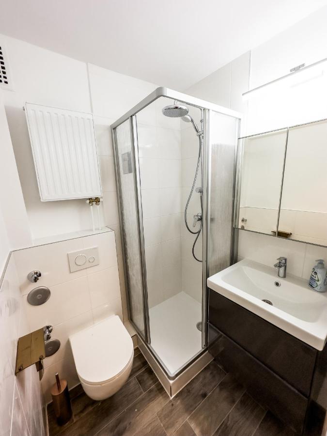 Apartment Fuer 3 Gaeste Mit Kostenlosen Parkplaetzen Und Lift Хановер Екстериор снимка