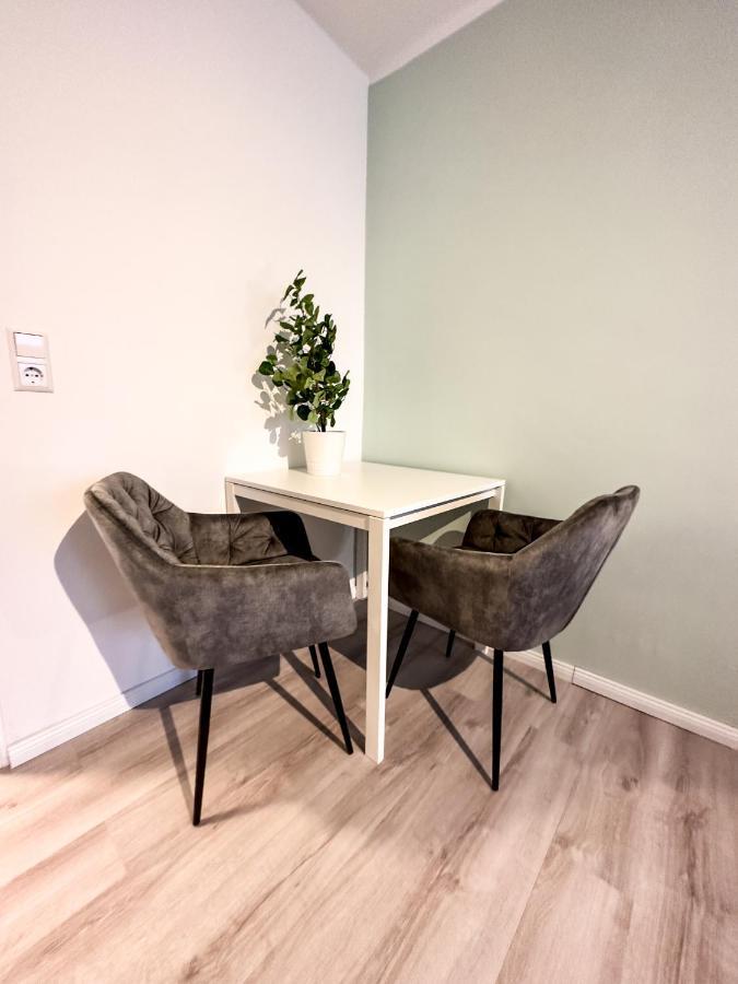 Apartment Fuer 3 Gaeste Mit Kostenlosen Parkplaetzen Und Lift Хановер Екстериор снимка