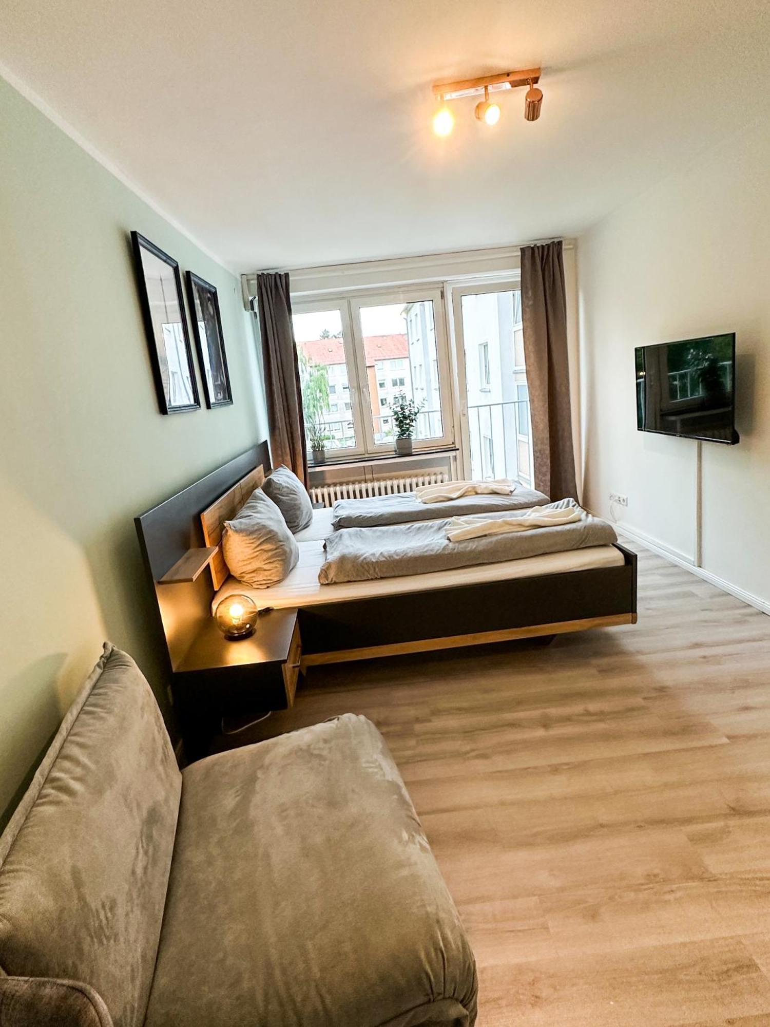 Apartment Fuer 3 Gaeste Mit Kostenlosen Parkplaetzen Und Lift Хановер Екстериор снимка
