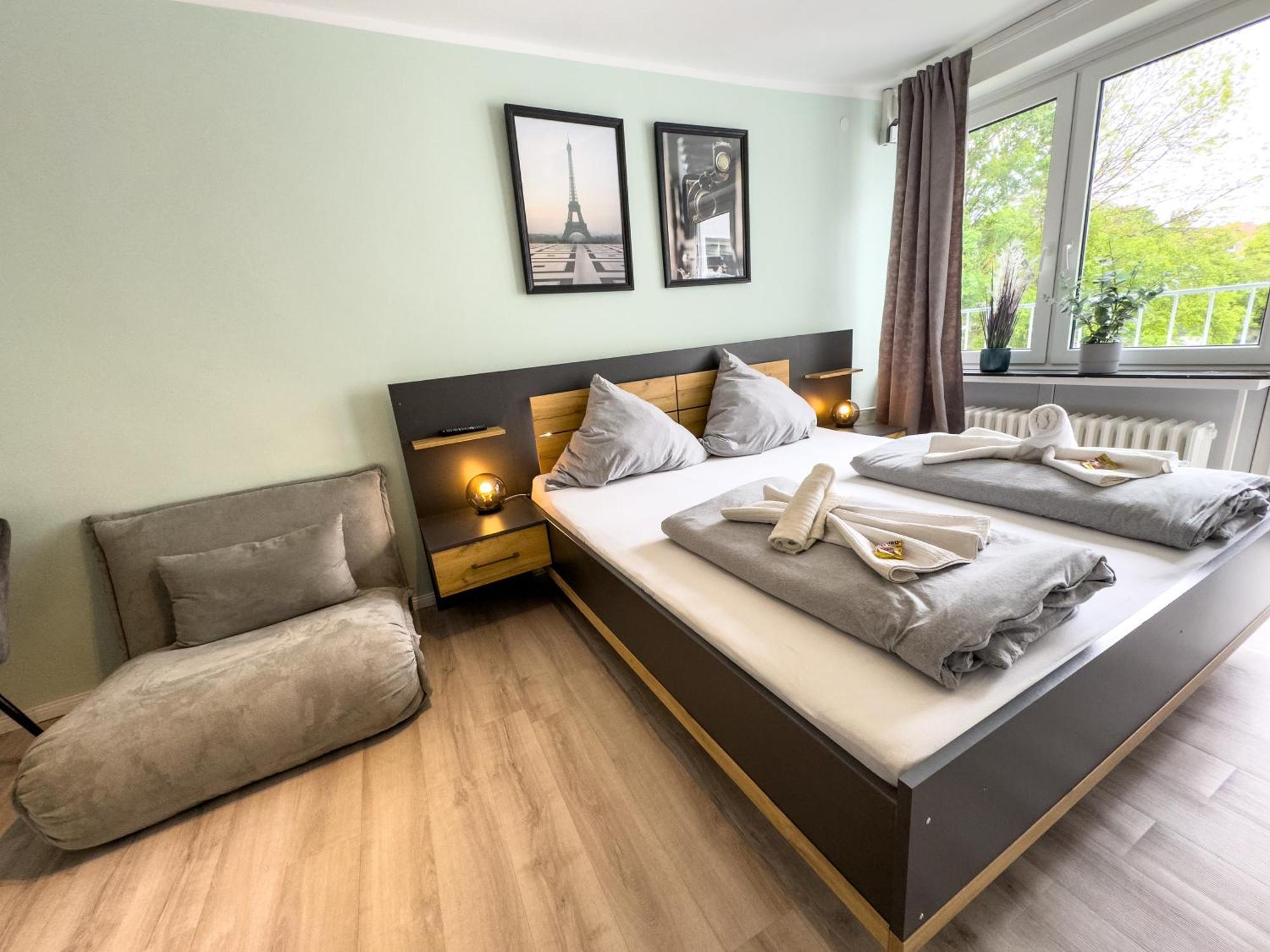 Apartment Fuer 3 Gaeste Mit Kostenlosen Parkplaetzen Und Lift Хановер Екстериор снимка